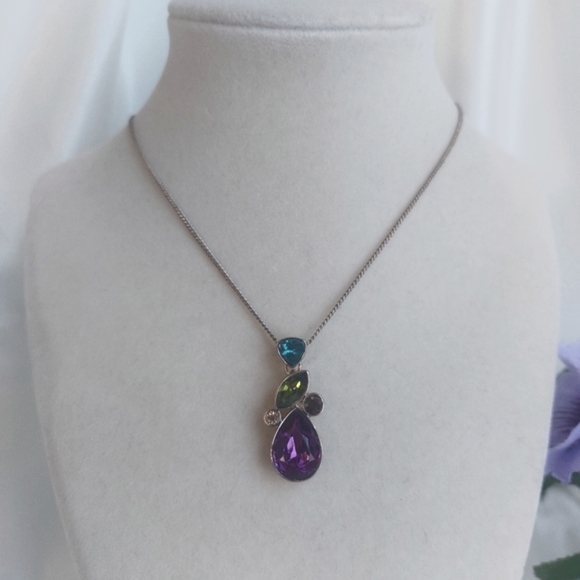 AVON Necklace Purple Pendant Gold Tone Rhinestones Colorful 18'' Vintage - Picture 4 of 10